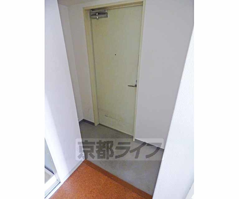 玄関　広々とした玄関です。