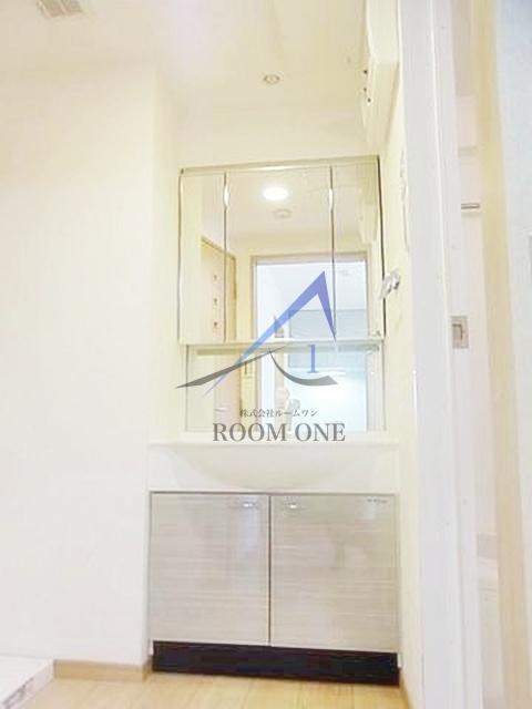 洗面設備　独立洗面台です。