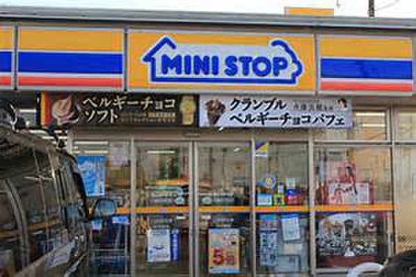 コンビニ　ミニストップ関内店（コンビニ）まで79m