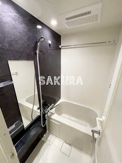 バス・シャワールーム　ご家族や長時間入浴に便利な追い炊き機能付きです♪