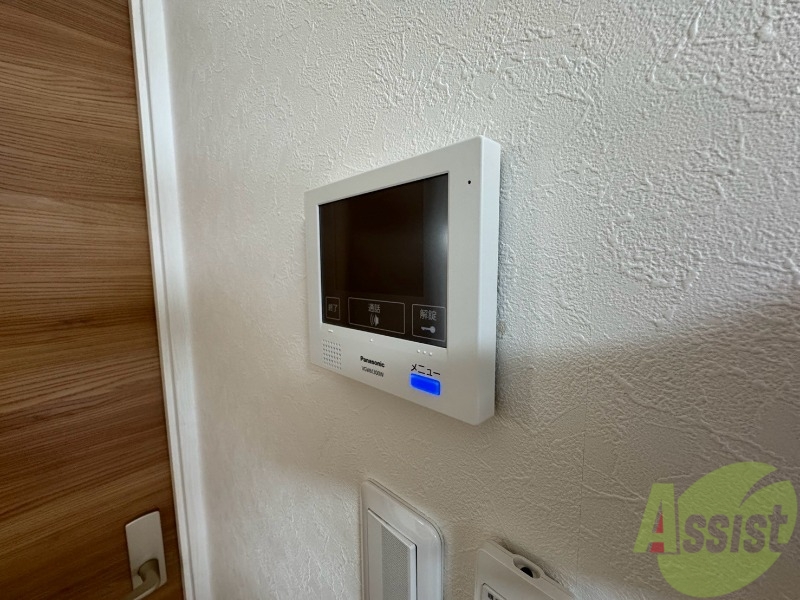 セキュリティ　ＴＶモニター付インターホンです。来客者の顔が見えるので安心！