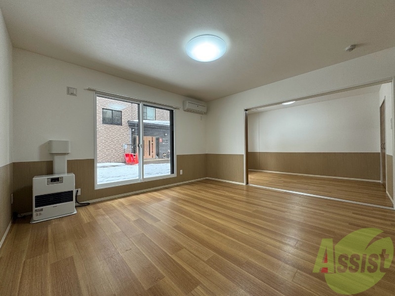 居室・リビング　広くてキレイなお部屋が広がっていて、充実した生活が送れそう。