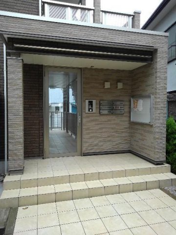 エントランス　清潔なエントランスです