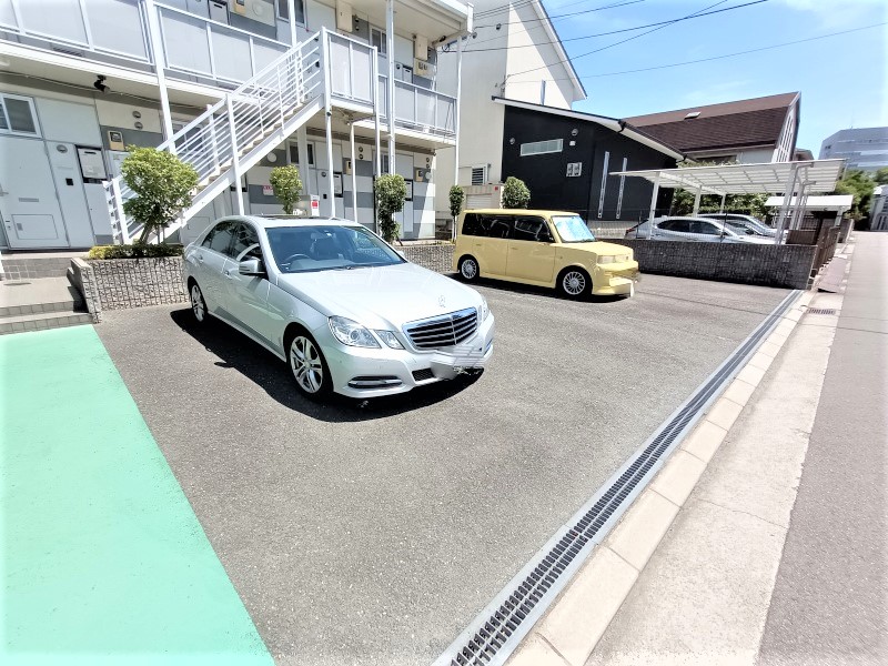 その他　駐車場は別料金となります。