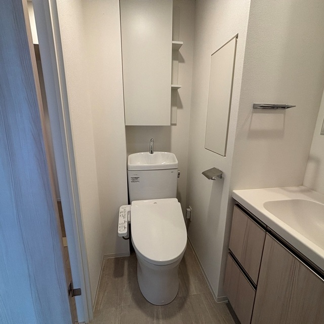 トイレ　※写真は同タイプ住戸です。