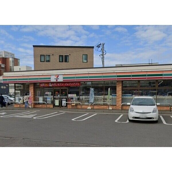 コンビニ　セブンイレブン札幌北15条東店（コンビニ）まで112m