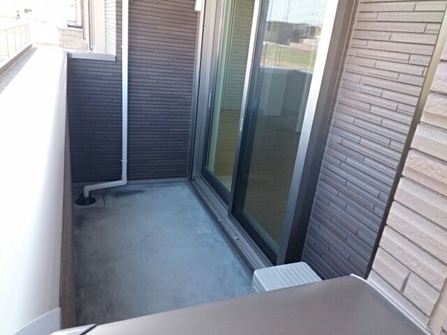 バルコニー　外からの目が気にならないバルコニーで洗濯物が干せます