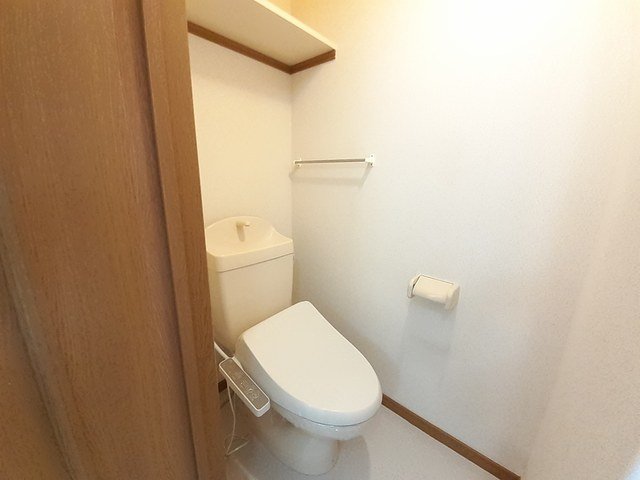 トイレ　落ち着いたトイレです