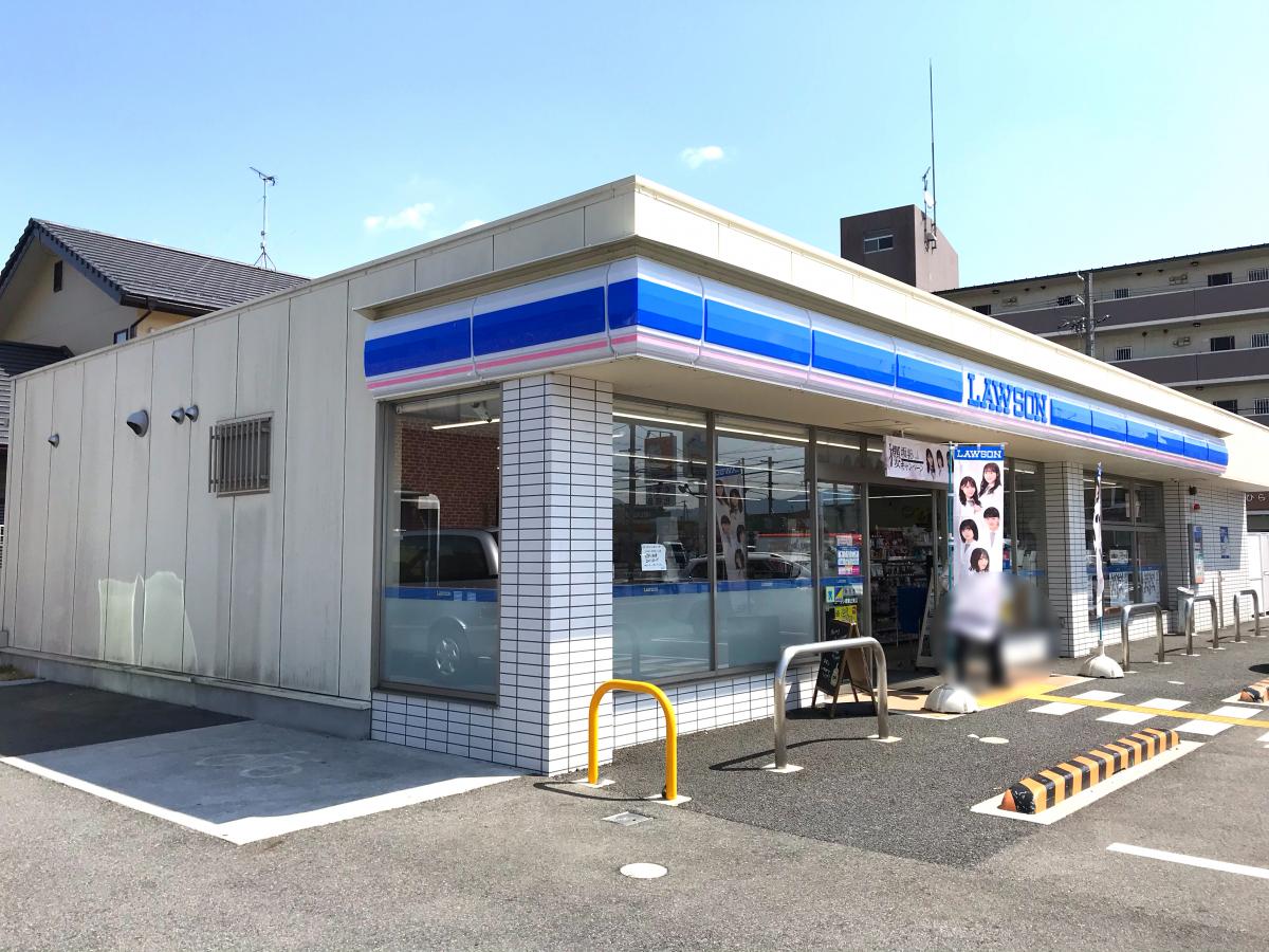 コンビニ　ローソン栗東辻東店（コンビニ）まで332m