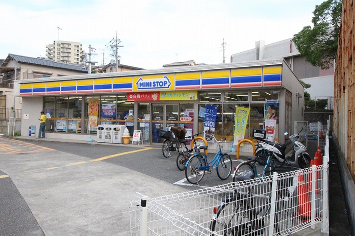 コンビニ　ミニストップ（コンビニ）まで497m