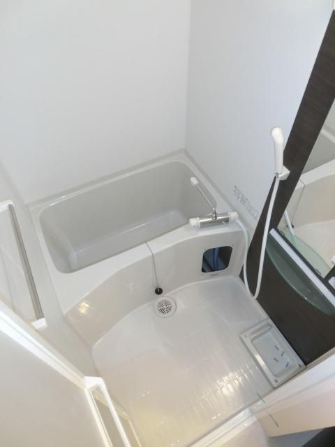 バス・シャワールーム　きれいなバスルーム