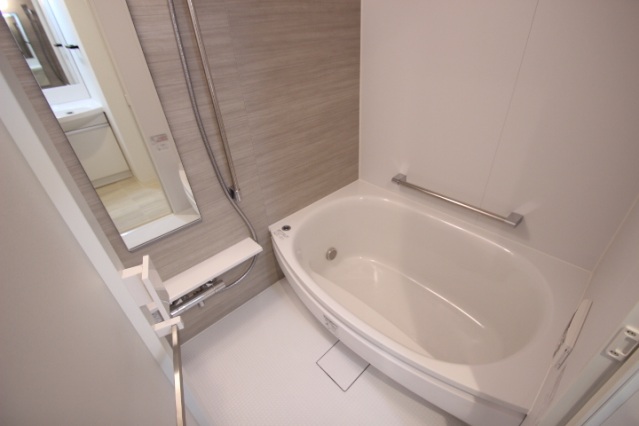 バス・シャワールーム　同物件別号室の写真です。