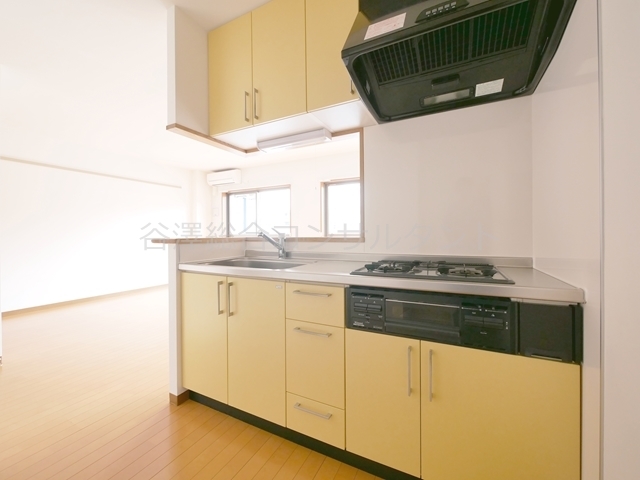 キッチン　２口コンログリル付きシステムキッチン