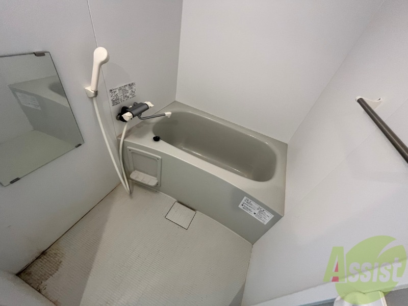 バス・シャワールーム　お風呂になります。一日の疲れを癒してくださいね。