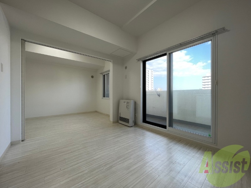 居室・リビング　明るいお部屋は気持ちよく過ごせそうですね。