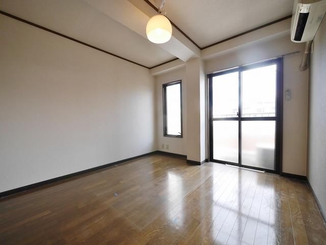 居室・リビング　★日当たりの良い洋室★