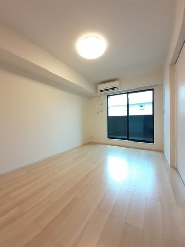 居室・リビング　こちらの居間で趣味の時間をお楽しみください