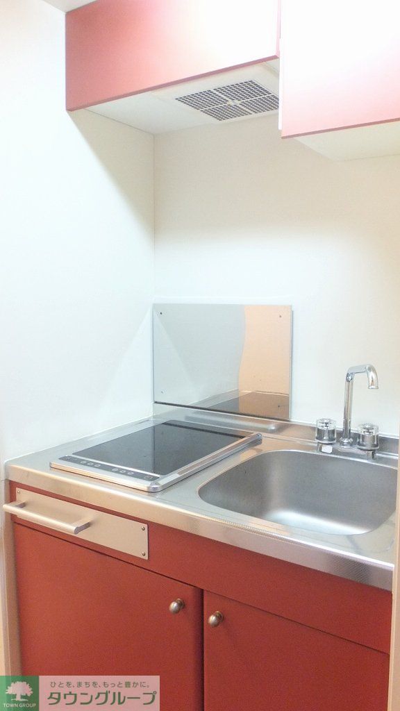 キッチン　2口の電気コンロ付き