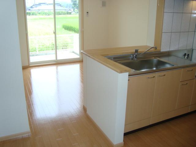 居室・リビング　キッチン