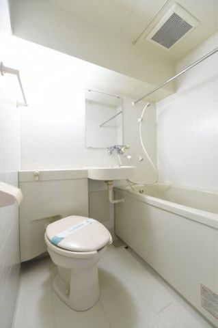 バス・シャワールーム　3点ユニット(バス・トイレ同室)