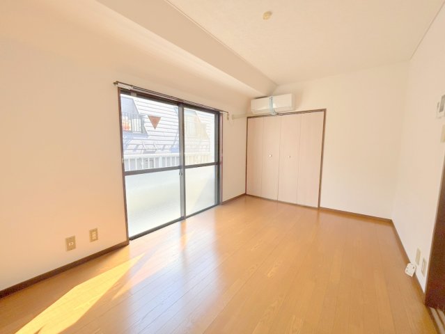 居室・リビング　★明るいフローリングのお部屋です★