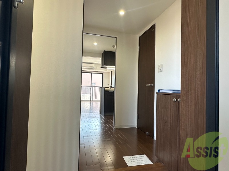 玄関　玄関からの様子を撮影してみました。動線になります。