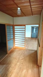 玄関　現況と異なります