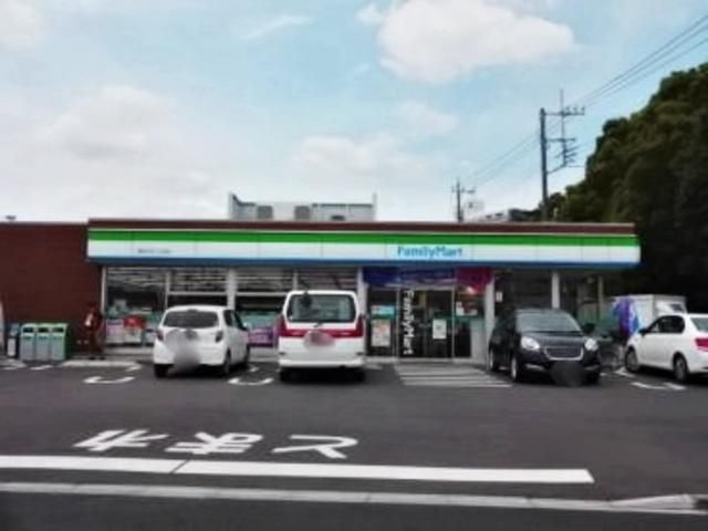 コンビニ　ファミリーマート千葉稲丘町店（コンビニ）まで476m