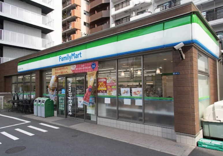 コンビニ　ファミリーマート西五反田六丁目店（コンビニ）まで79m