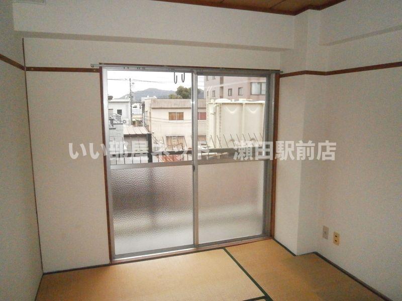 バルコニー　※同建物の別のお部屋の写真です。