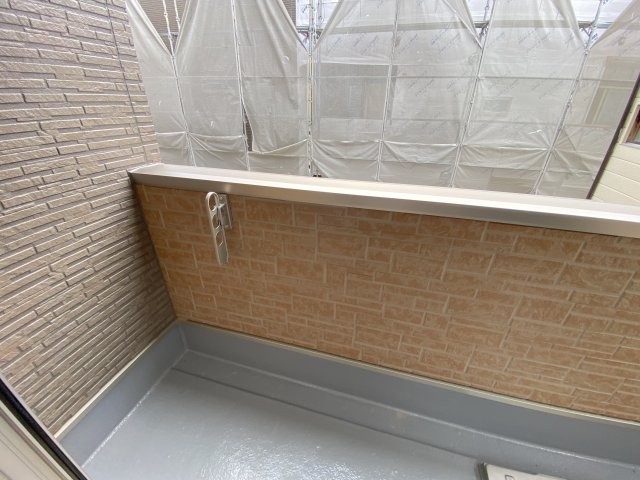バルコニー　外からの目が気にならないバルコニーで洗濯物が干せます