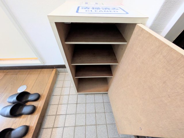 その他設備　シューズボックス付で玄関が散らかりにくい！小物入れとしても◎
