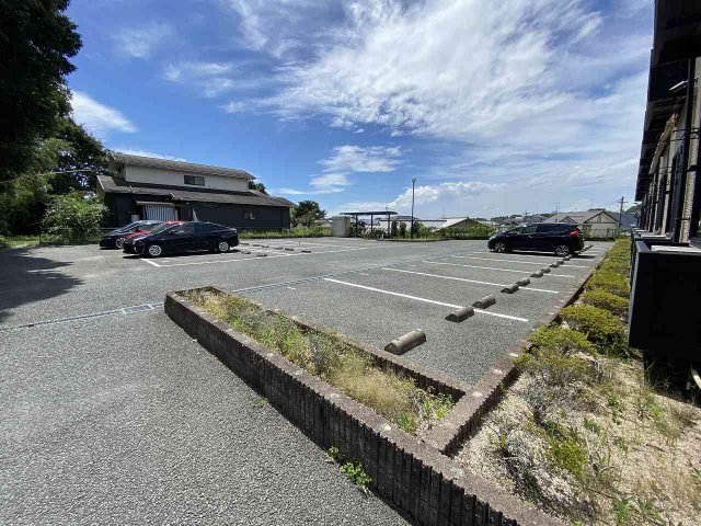 駐車場　写真と現状が異なる場合は現状を優先します。