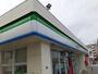 コンビニ　ファミリーマート真嘉比中央店（コンビニ）まで96m