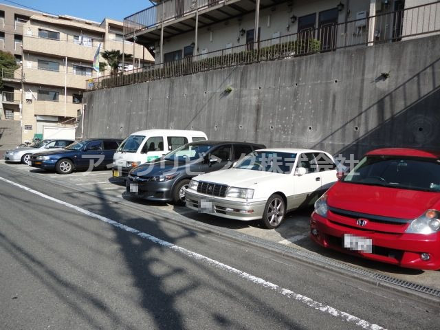 駐車場　【ホープヒルハウス】