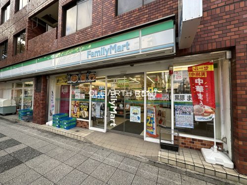コンビニ　ファミリーマート 横浜楠町店（コンビニ）まで90m