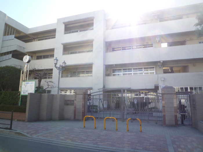 小学校　吹田市立豊津第一小学校（小学校）まで601m