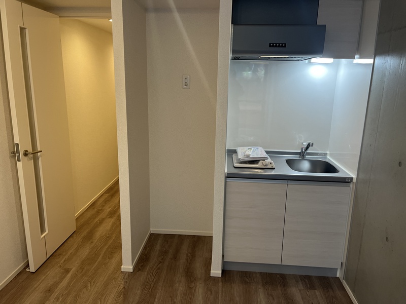 キッチン　※別部屋(反転)の参考写真です。