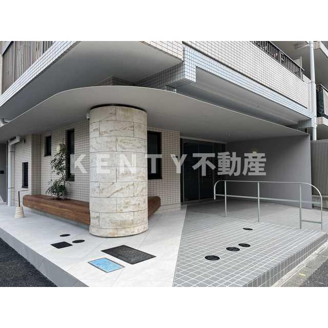 エントランス　建物の内部です