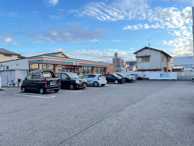 コンビニ　セブンイレブン小牧中央１丁目店（コンビニ）まで248m
