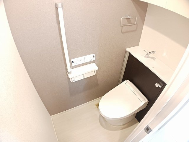 トイレ　落ち着いたトイレです