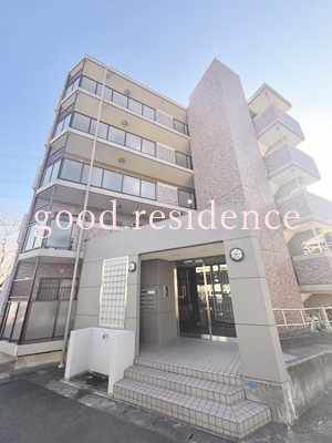 建物外観　【大型収納完備で室内スッキリ！！】お問い合わせはお早めに♪