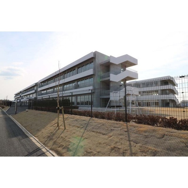 中学校　つくば市立学園の森義務教育学校（中学校）まで1596m