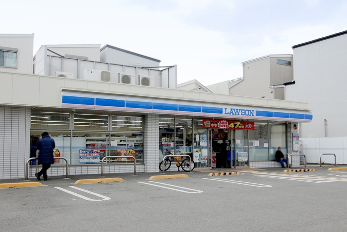 コンビニ　ローソン豊中豊南町西五丁目店（コンビニ）まで485m