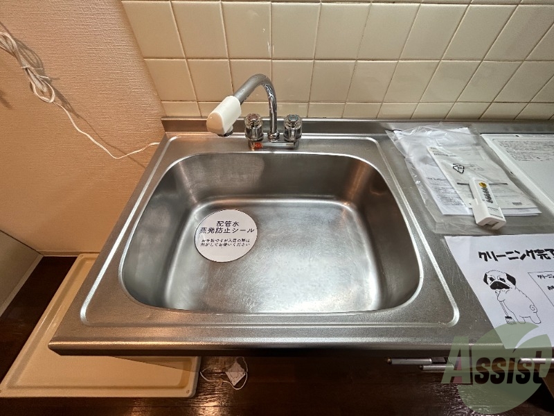 洗面設備　洗面台はございません。こちらのシンクをご利用ください。
