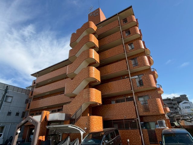 建物外観　ティーグル名西