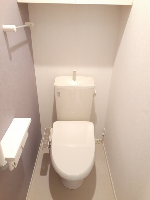 トイレ　嬉しい温水洗浄便座♪