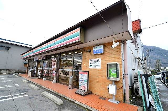 コンビニ　セブンイレブン広島可部南店（コンビニ）まで866m