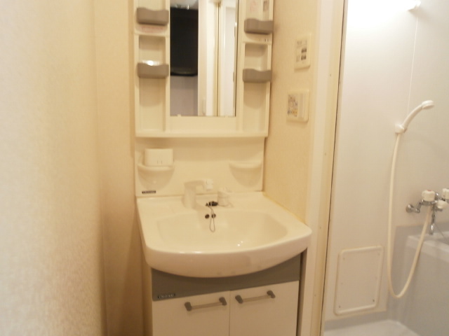 洗面設備　※同物件別部屋の写真になります