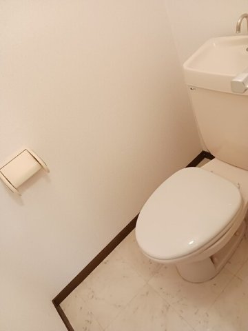トイレ　シンプルで使いやすいトイレです